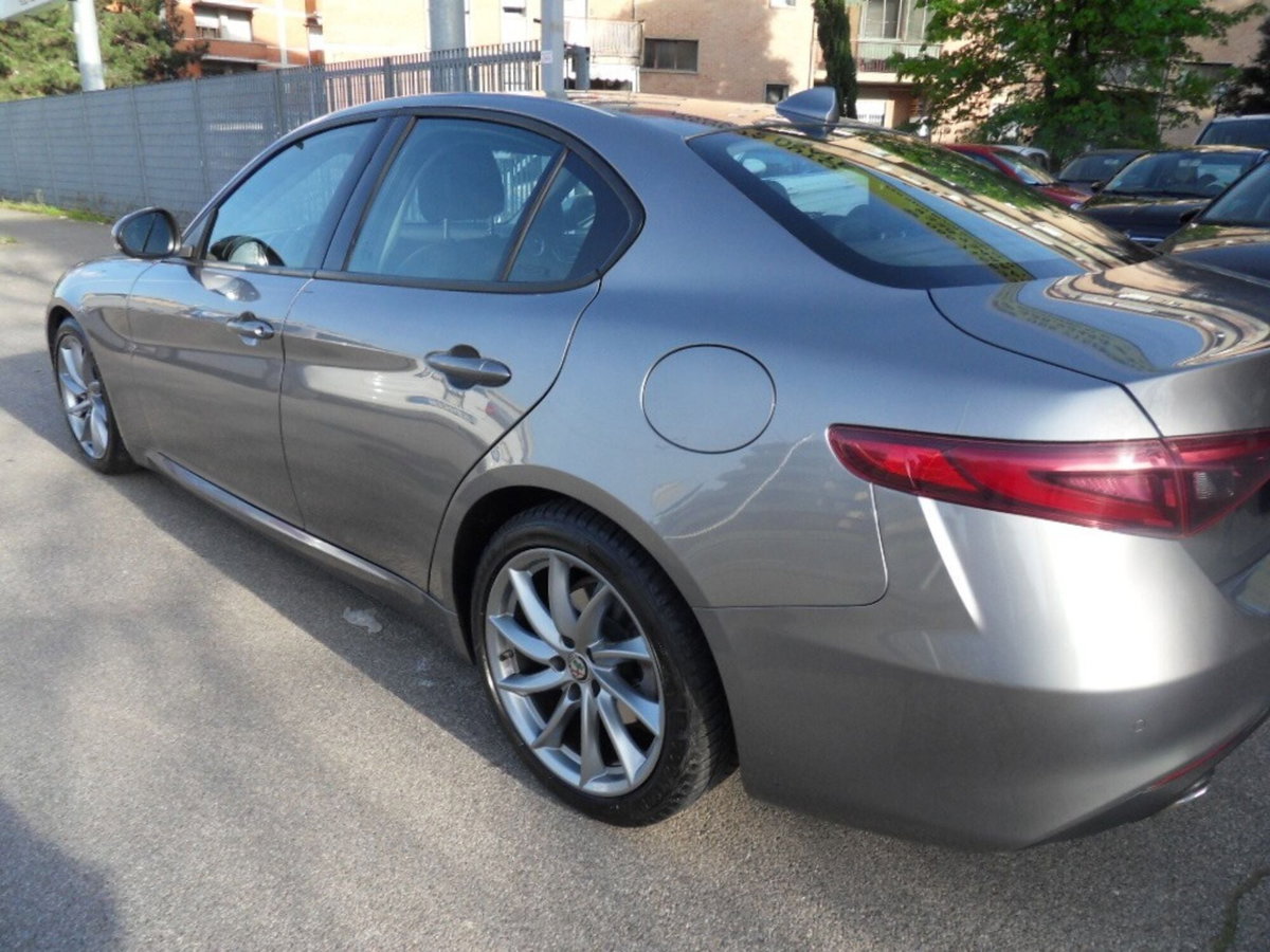 Alfa Romeo Giulia 2.2 Turbodiesel 150 CV AT8 Business (12)