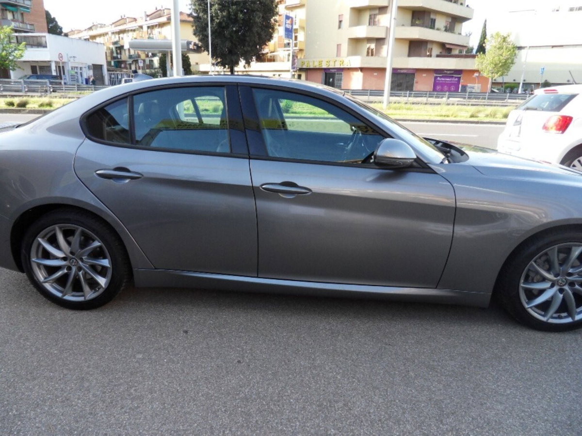 Alfa Romeo Giulia 2.2 Turbodiesel 150 CV AT8 Business (3)