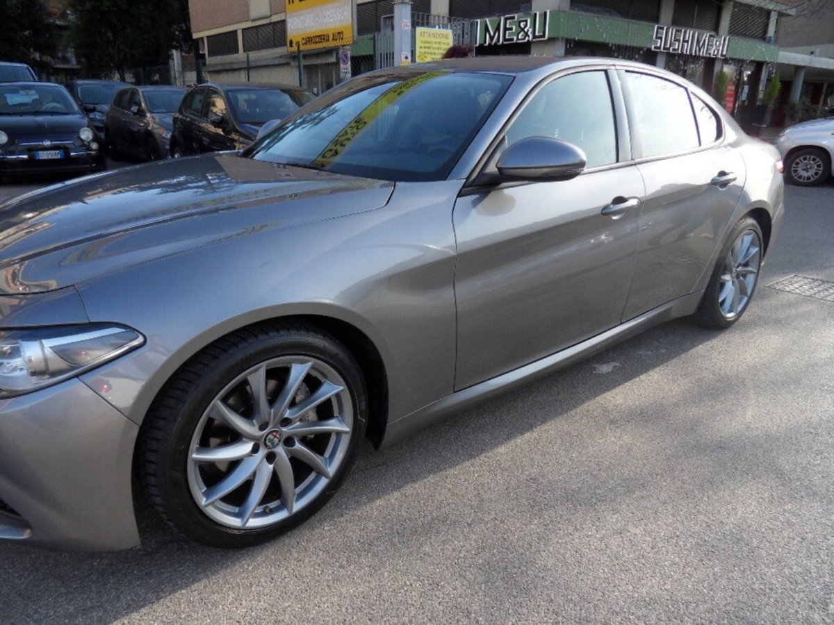 Alfa Romeo Giulia 2.2 Turbodiesel 150 CV AT8 Business (5)