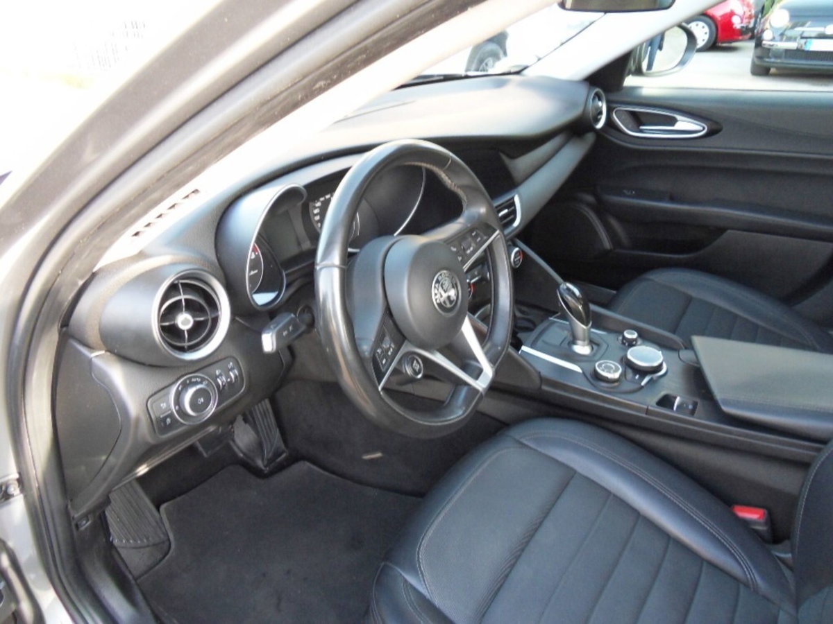 Alfa Romeo Giulia 2.2 Turbodiesel 150 CV AT8 Business (7)