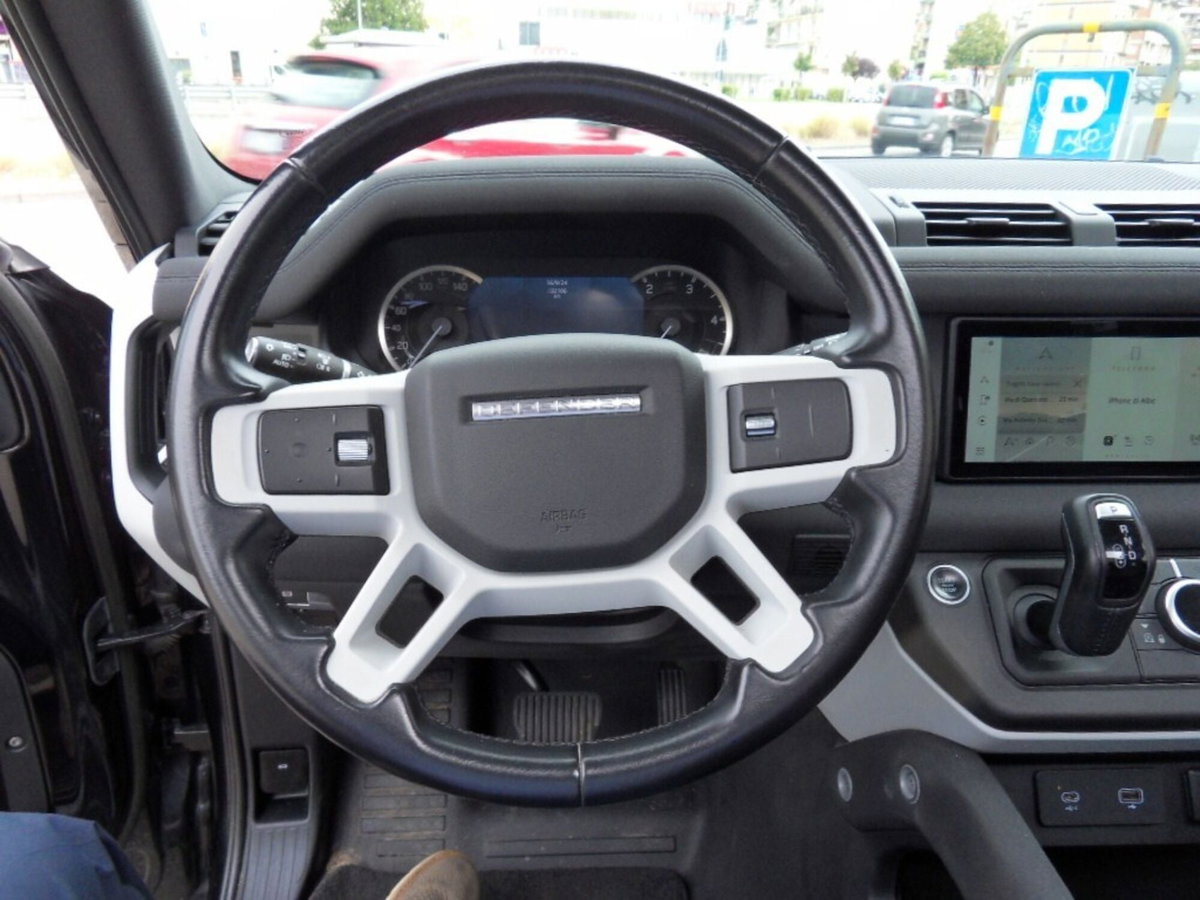 Land Rover Defender 110 3.0d i6 mhev X-Dynamic SE awd 200cv auto (13)