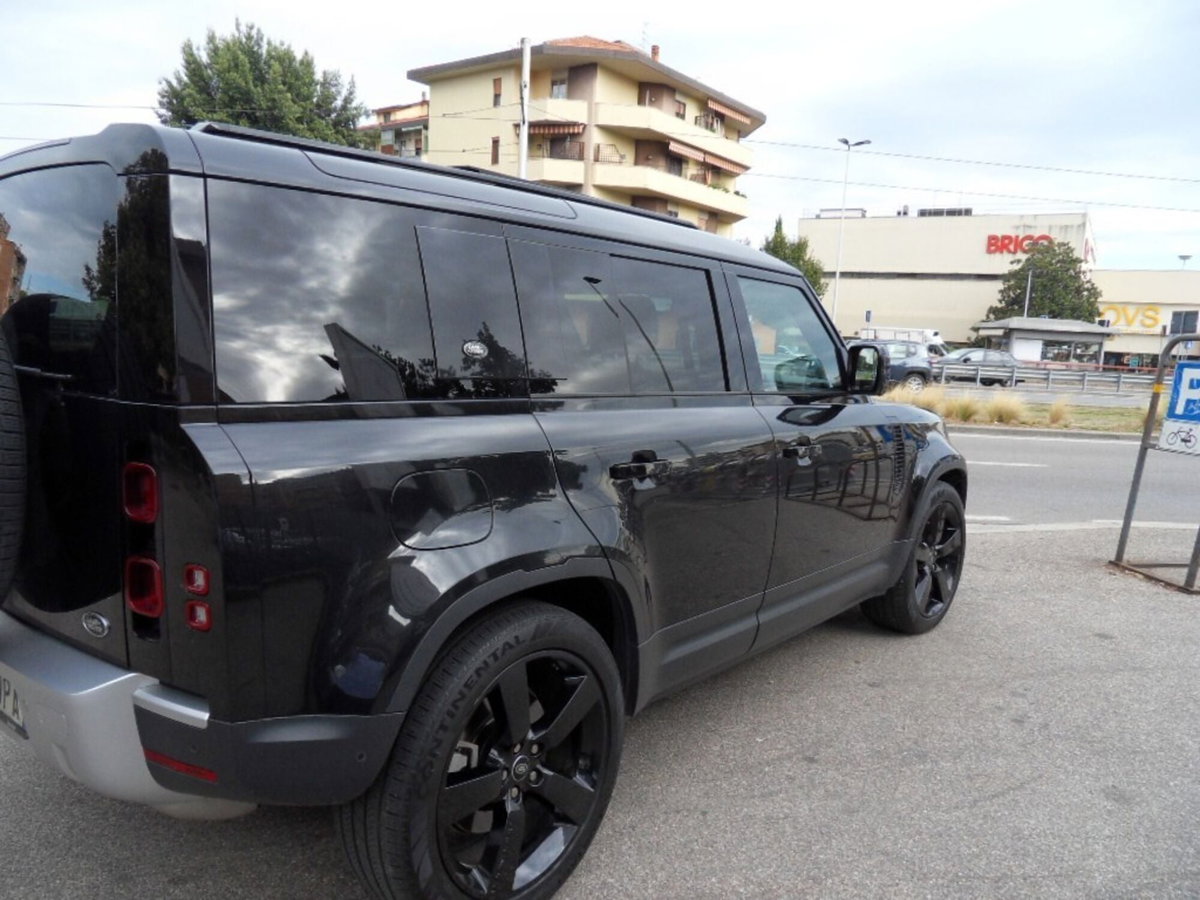 Land Rover Defender 110 3.0d i6 mhev X-Dynamic SE awd 200cv auto (3)