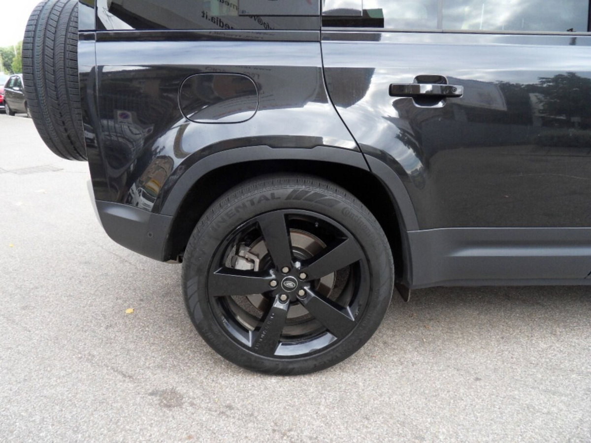 Land Rover Defender 110 3.0d i6 mhev X-Dynamic SE awd 200cv auto (4)