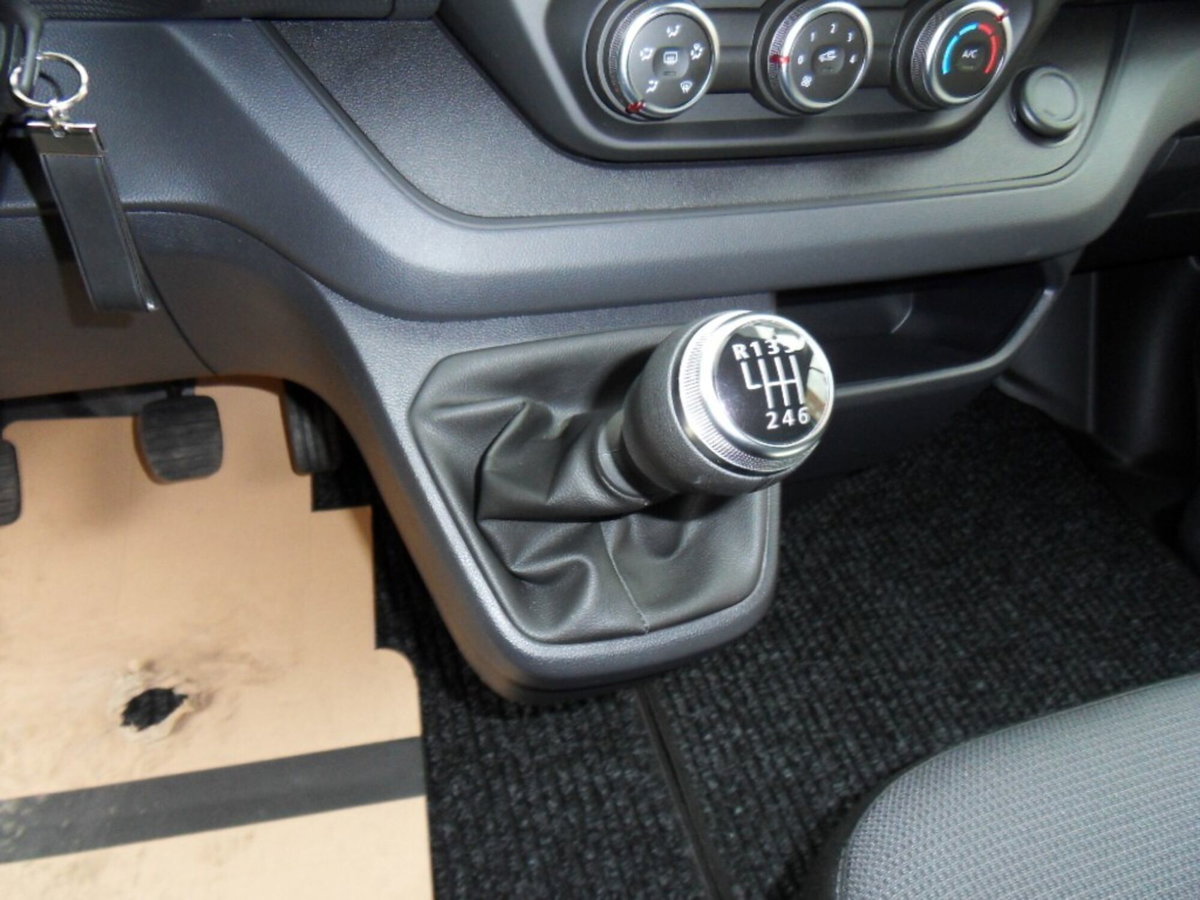 Renault Trafic Furgone BluedCi 150CV EDC PC-TN SpaceClass (14)
