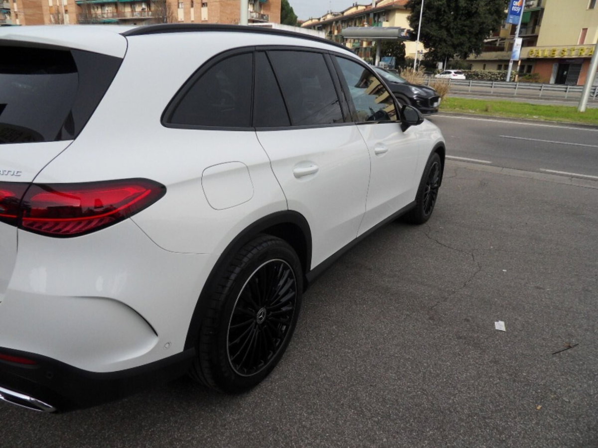 Mercedes-Benz GLC 220 d 4Matic Mild Hybrid AMG Advanced Plus (13)