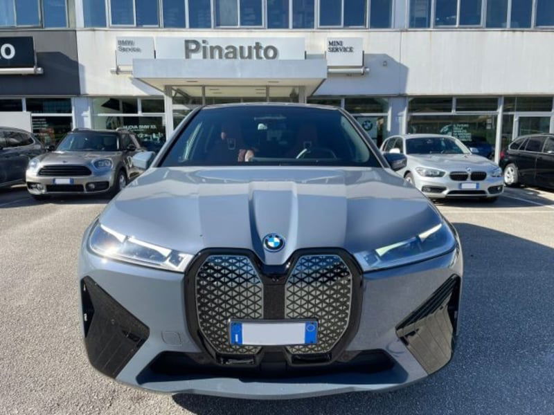 BMW iX xdrive50 pacchetto sportivo