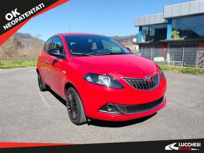 Lancia Ypsilon 1.0 FireFly 5 porte S&S Hybrid Ecochic Silver usata