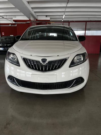 Lancia Ypsilon 1.0 FireFly 5 porte S&S Hybrid Gold Plus nuova