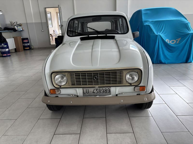 Renault 4 950