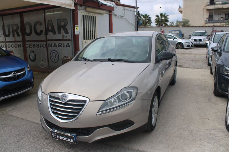 Lancia Delta 1.6 MJT DPF 105 CV Silver