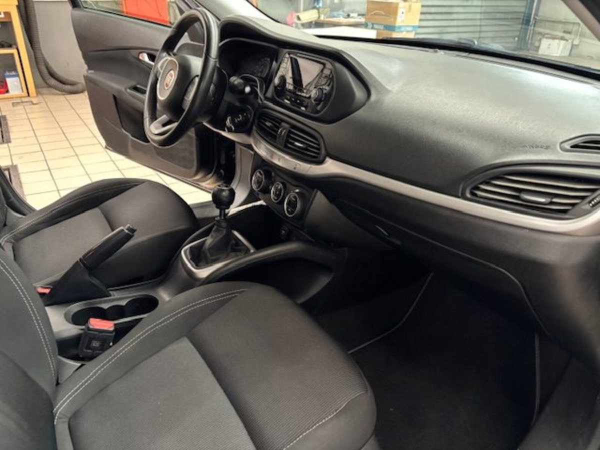 Fiat Tipo Station Wagon Tipo 1.4 T-Jet 120CV GPL SW Easy (10)