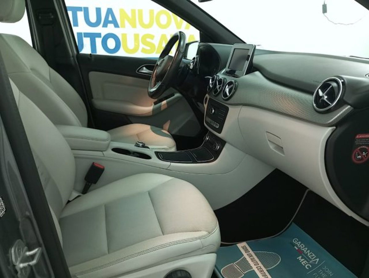 Mercedes-Benz Classe B 220 Automatic 4Matic Sport (10)