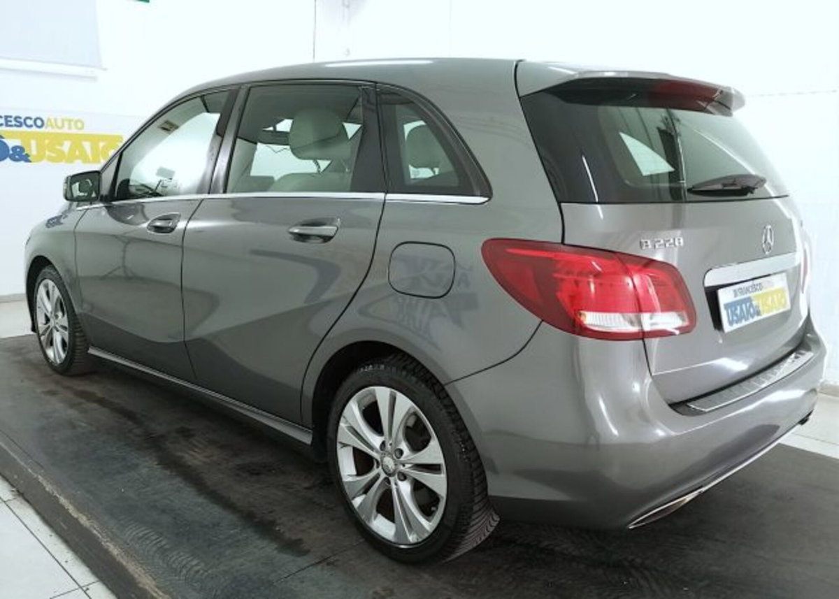 Mercedes-Benz Classe B 220 Automatic 4Matic Sport (2)