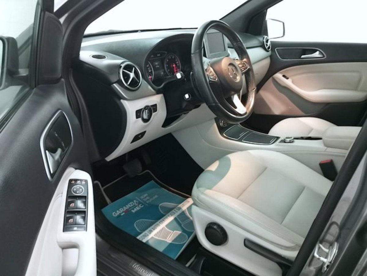 Mercedes-Benz Classe B 220 Automatic 4Matic Sport (7)