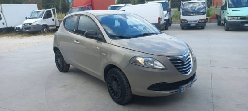 Lancia Ypsilon 0.9 TwinAir 85 CV 5 porte Metano Ecochic Platinum