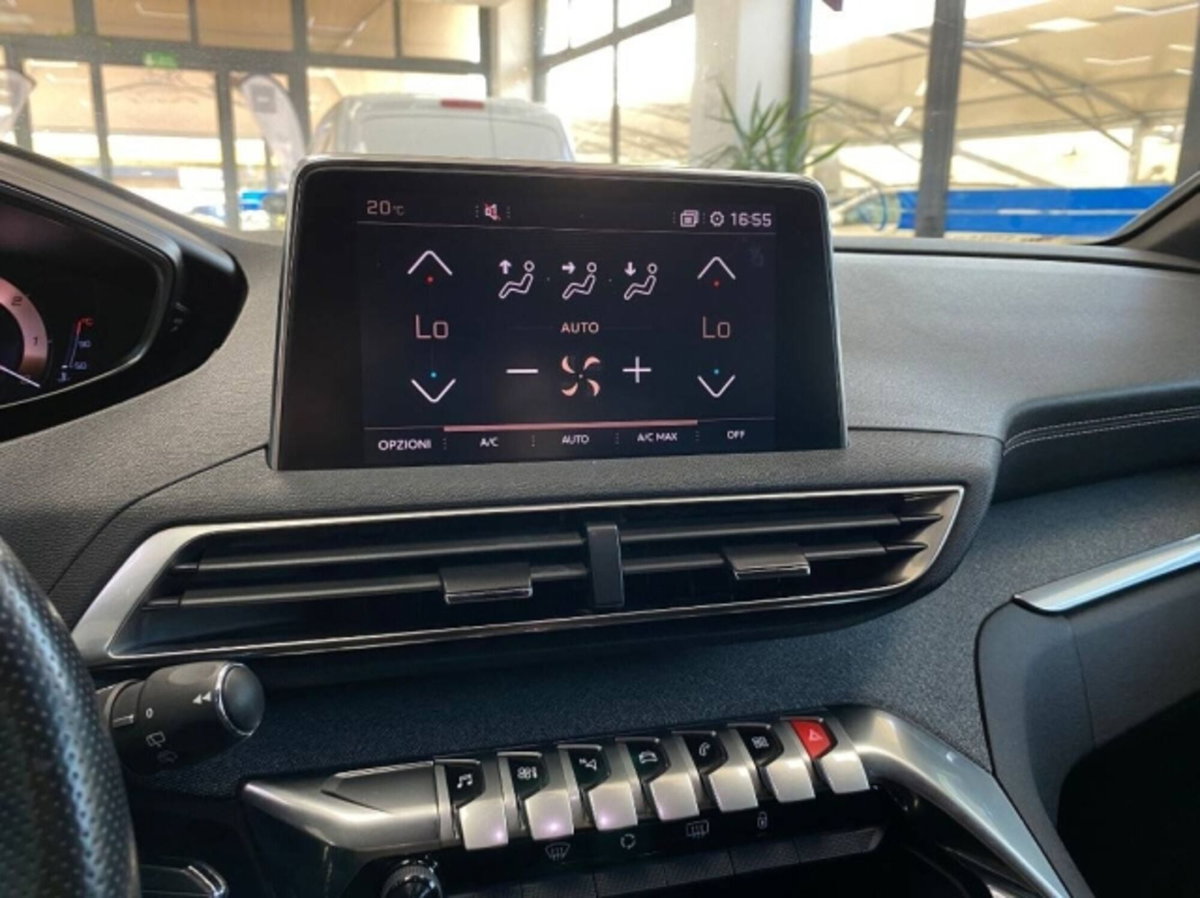 Peugeot 3008 BlueHDi 130 S&S EAT8 GT Line (18)