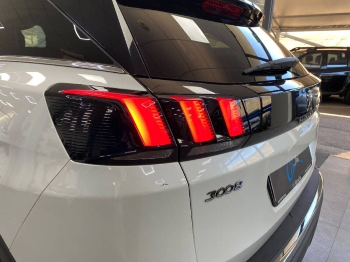 Peugeot 3008 BlueHDi 130 S&S EAT8 GT Line (9)