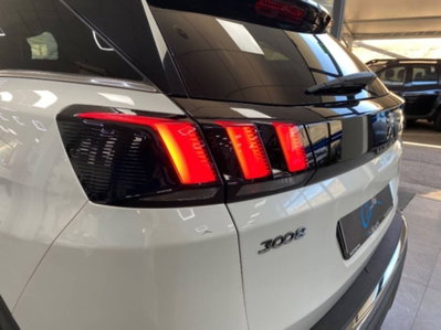 Peugeot 3008 BlueHDi 130 S&S EAT8 GT Line (9)