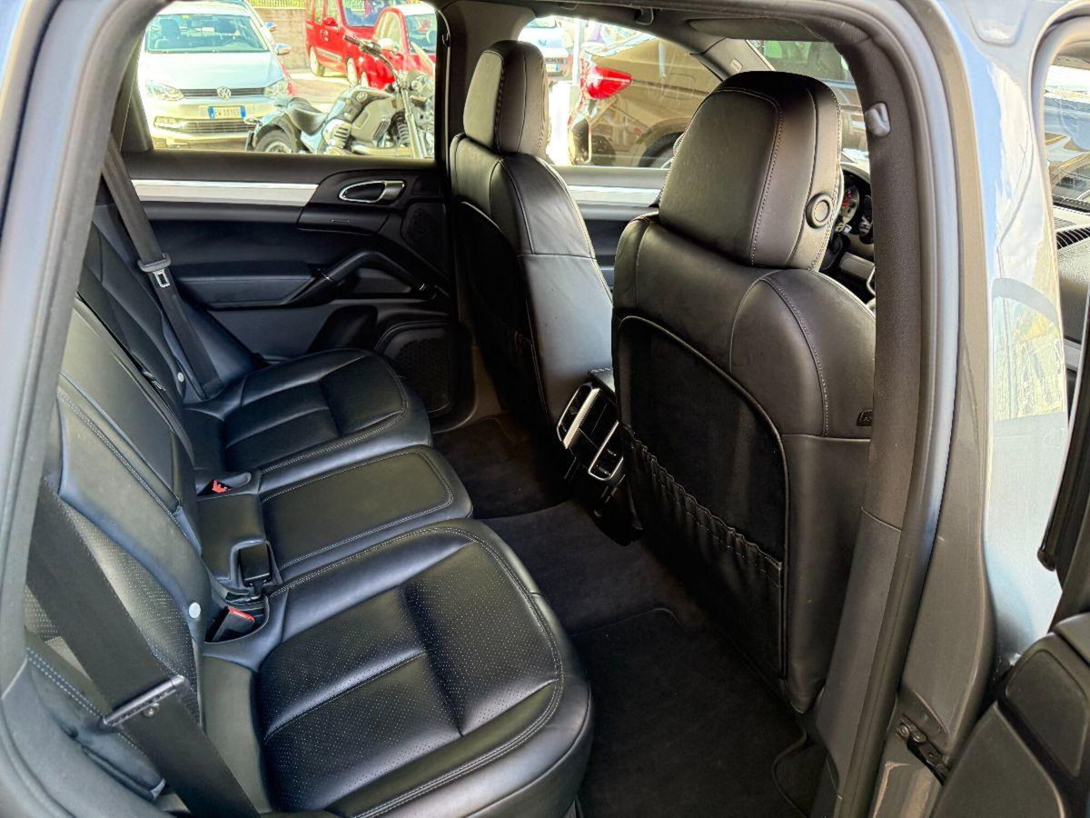 Porsche Cayenne 4.1 S Diesel (14)