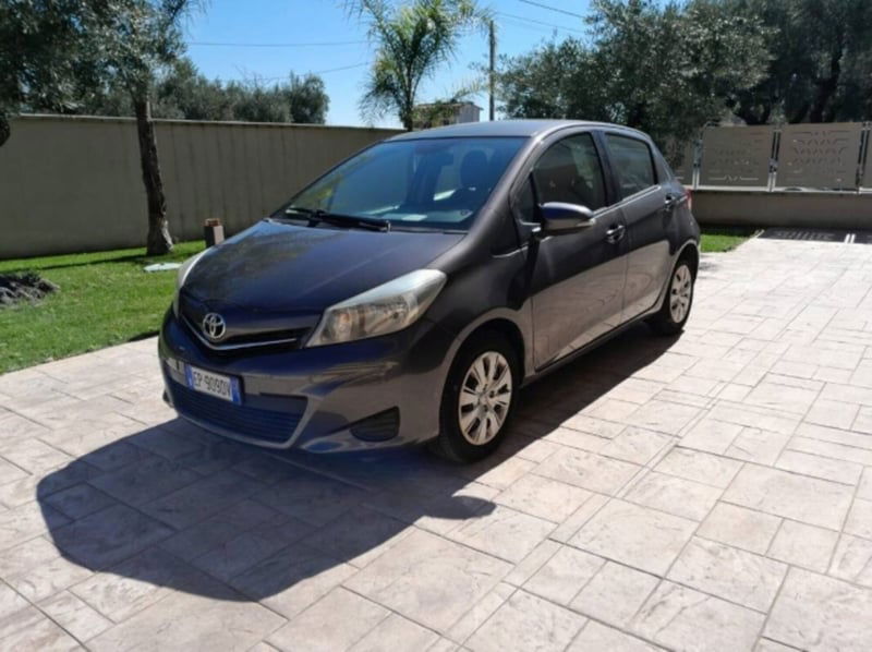 Toyota Yaris 1.0 5 porte Active 