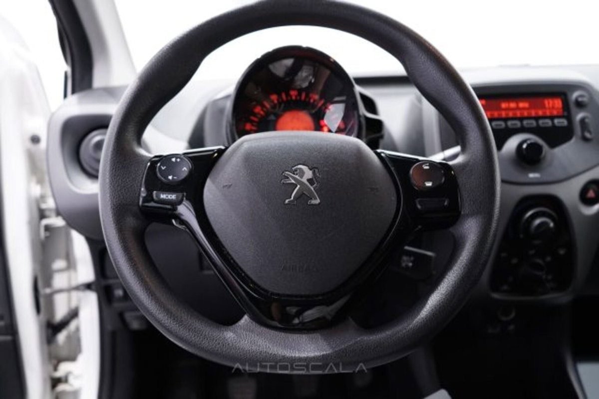 Peugeot 108 72 5 porte Active (12)