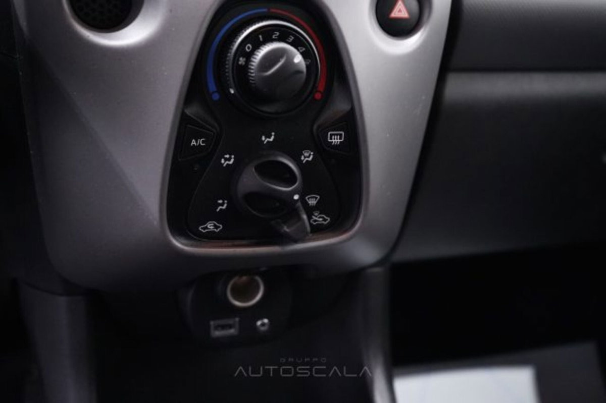 Peugeot 108 72 5 porte Active (15)