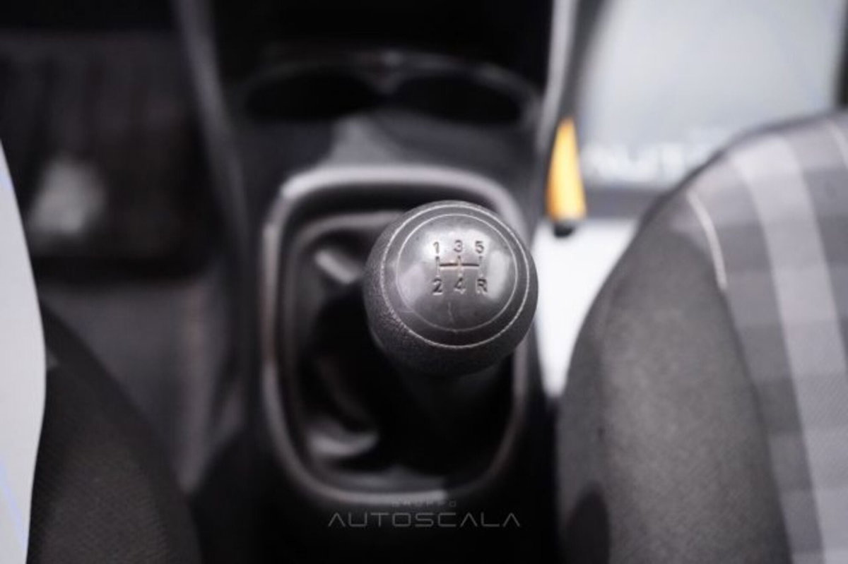 Peugeot 108 72 5 porte Active (16)