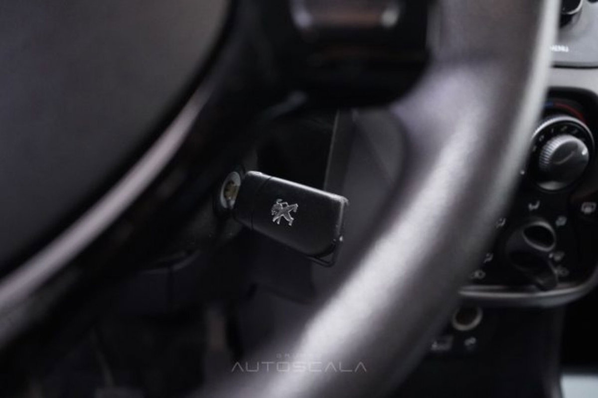 Peugeot 108 72 5 porte Active (17)