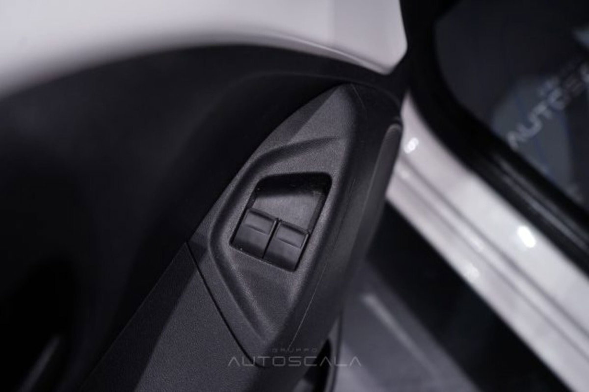 Peugeot 108 72 5 porte Active (9)