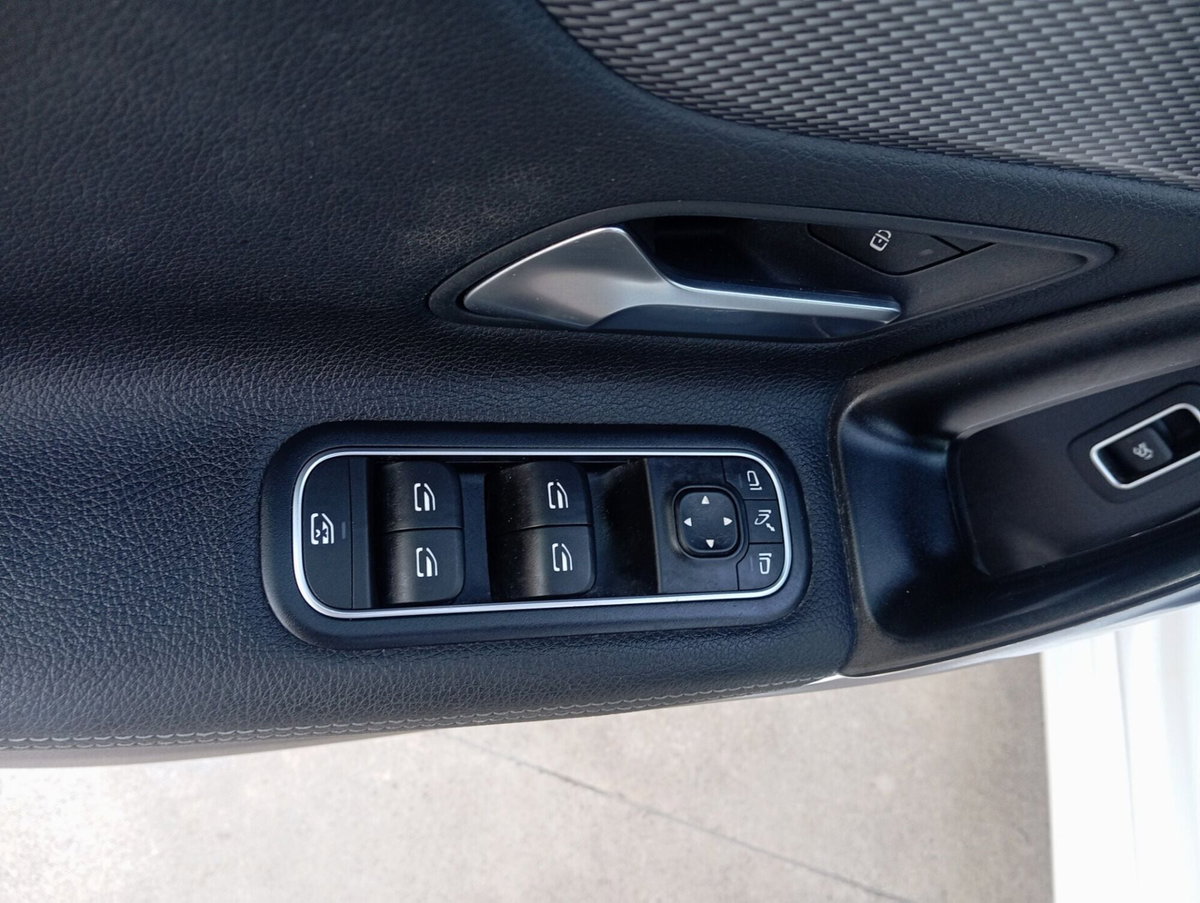 Mercedes-Benz Classe A 200 d Automatic Sport (15)