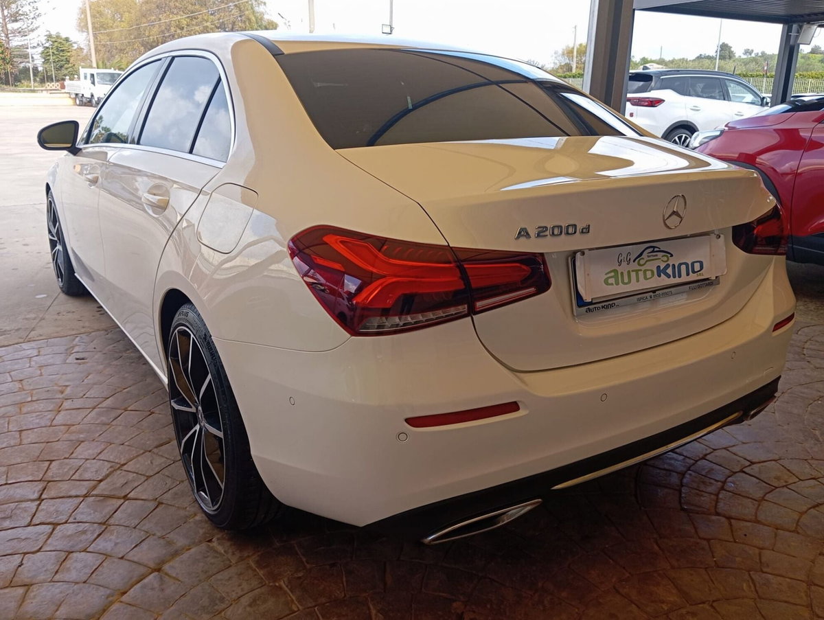 Mercedes-Benz Classe A 200 d Automatic Sport (4)