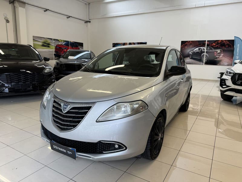 Lancia Ypsilon 1.2 69 CV 5 porte Platinum