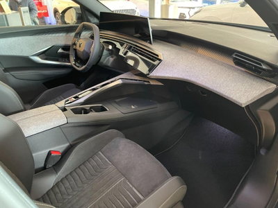 Peugeot 3008 1.2 hybrid GT 145cv e-dcs6 (7)