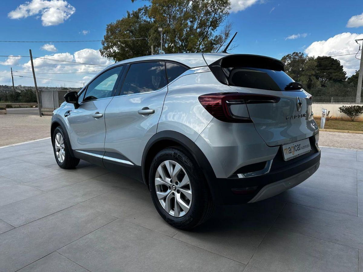 Renault Captur Full Hybrid E-Tech 145 CV Rive Gauche (5)