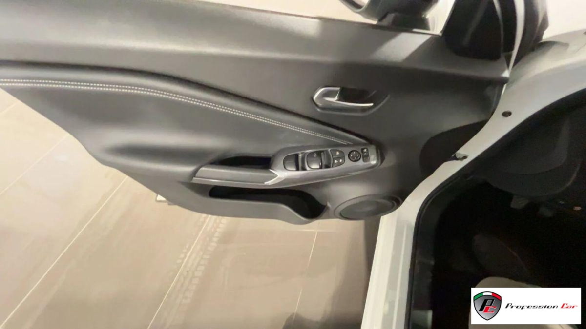 Nissan Juke 1.0 dig-t N-Connecta 114cv (17)