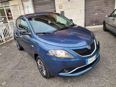 Lancia Ypsilon 1.0 FireFly 5 porte S&S Hybrid Gold Plus usata