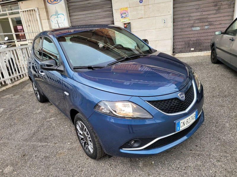Lancia Ypsilon 1.0 FireFly 5 porte S&S Hybrid Gold Plus