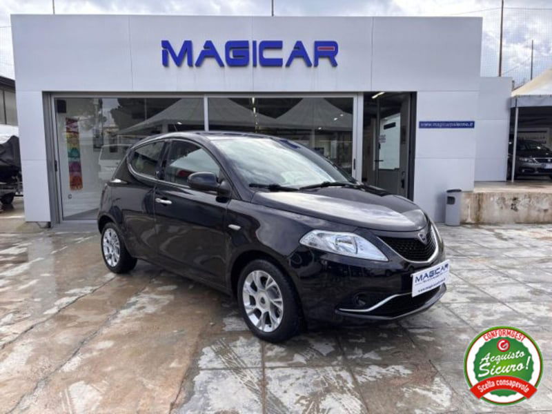 Lancia Ypsilon 1.2 69 CV 5 porte Gold