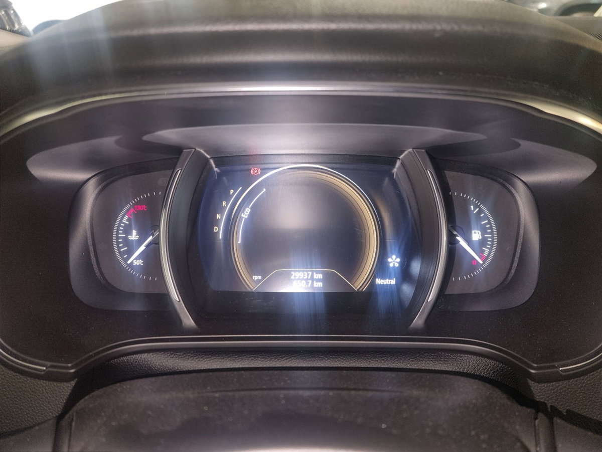 Renault Mégane Sporter TCe 140 CV FAP Duel2 (10)
