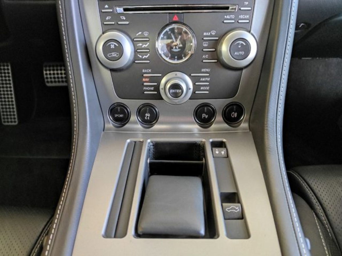 Aston Martin DB9 DB9 Coupé Touchtronic (17)