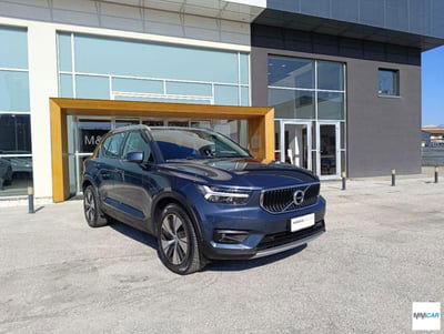 Volvo XC40 B4 AWD Geartronic Momentum Pro usata