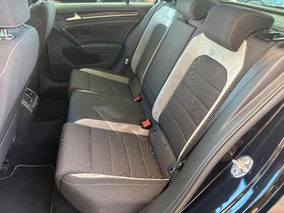 Volkswagen Golf 2.0 TSI 4mot. DSG 5p. R (8)