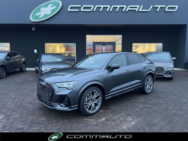 Audi Q3 Sportback 35 2.0 tdi Identity Black s-tronic