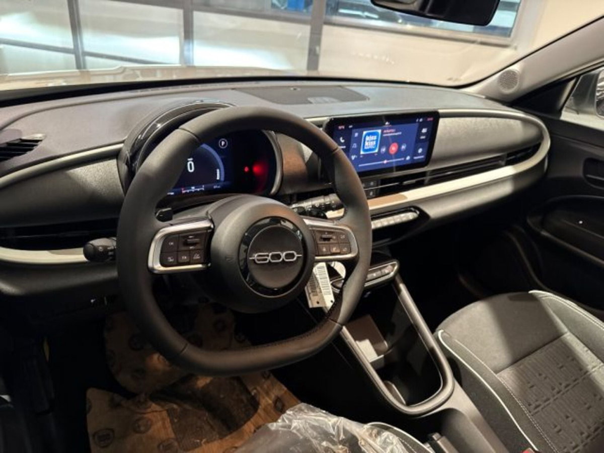Fiat 600 1.2 hybrid 145cv auto (14)