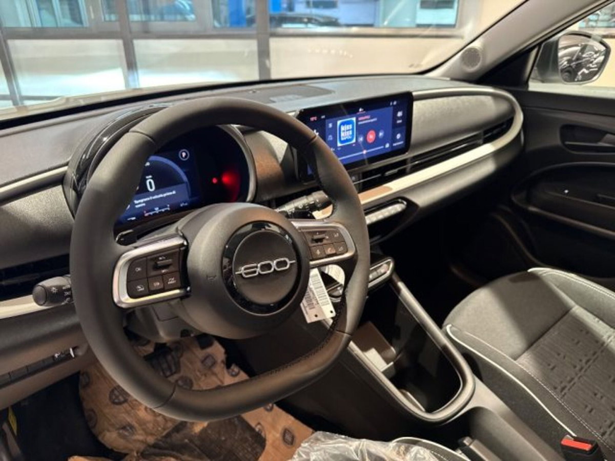 Fiat 600 1.2 hybrid 145cv auto (16)