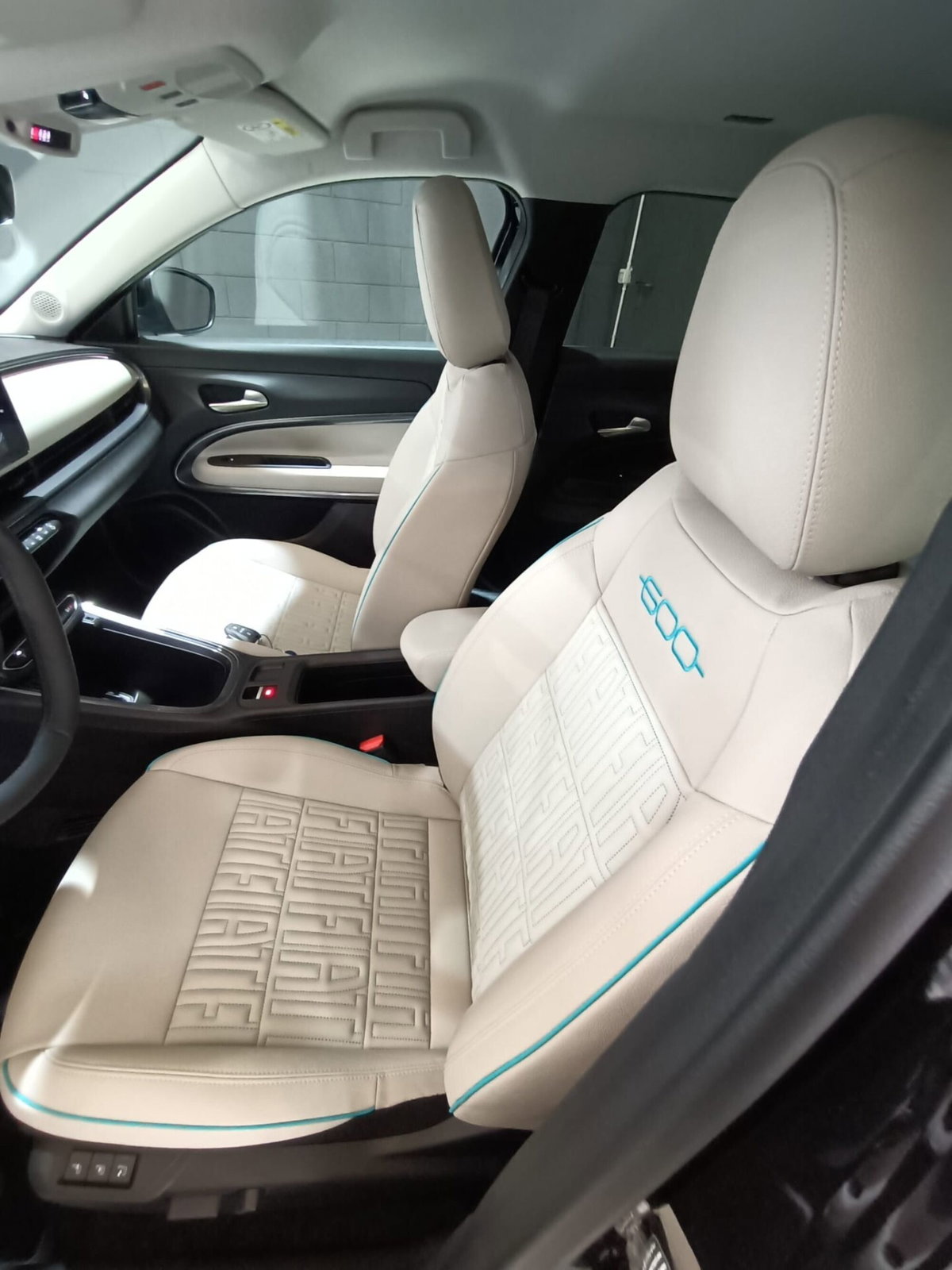 Fiat 600 1.2 hybrid La Prima 110cv auto (10)