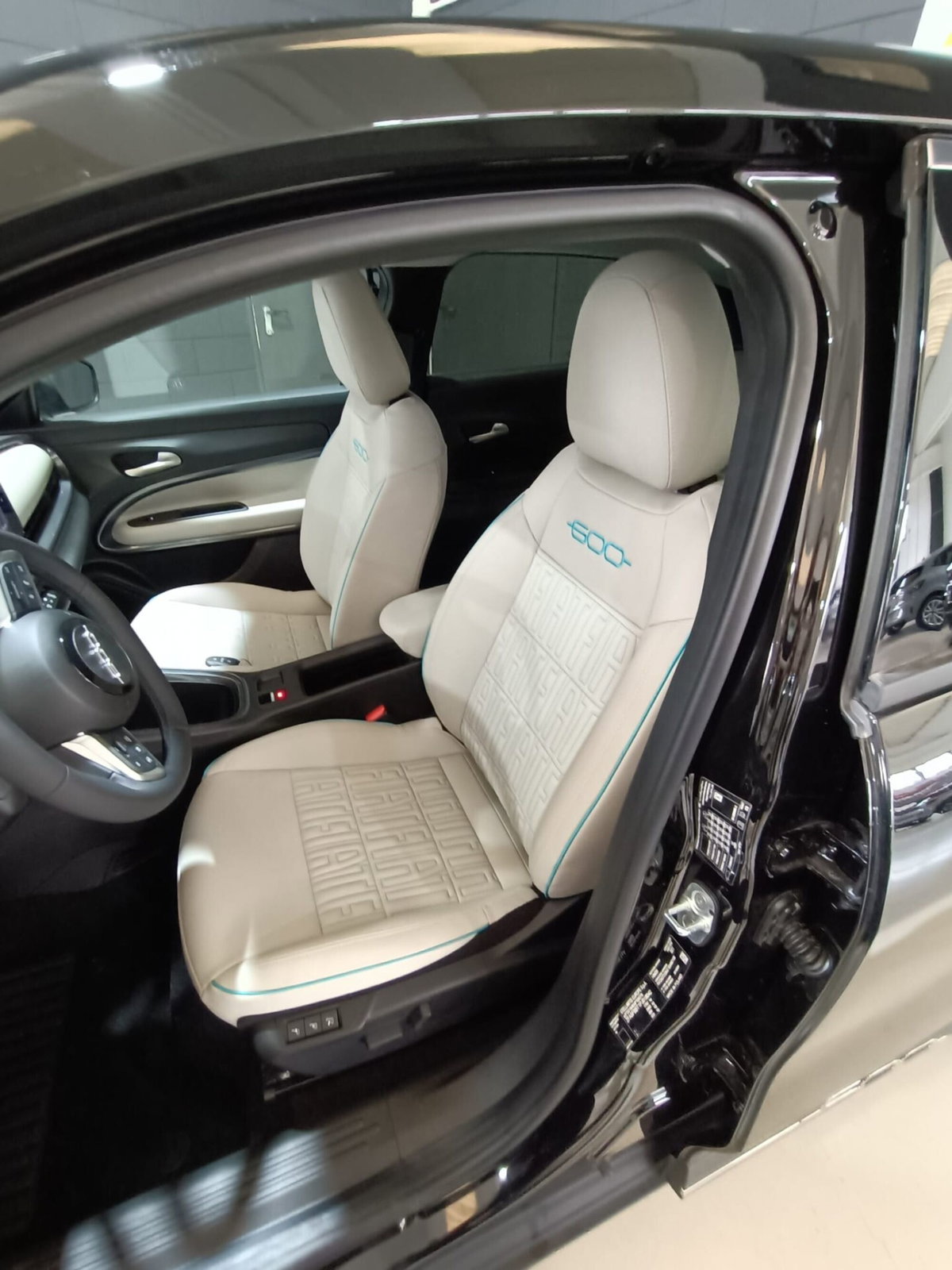 Fiat 600 1.2 hybrid La Prima 110cv auto (9)