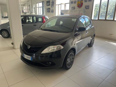 Lancia Ypsilon 1.0 FireFly 5 porte S&S Hybrid Gold Plus usata
