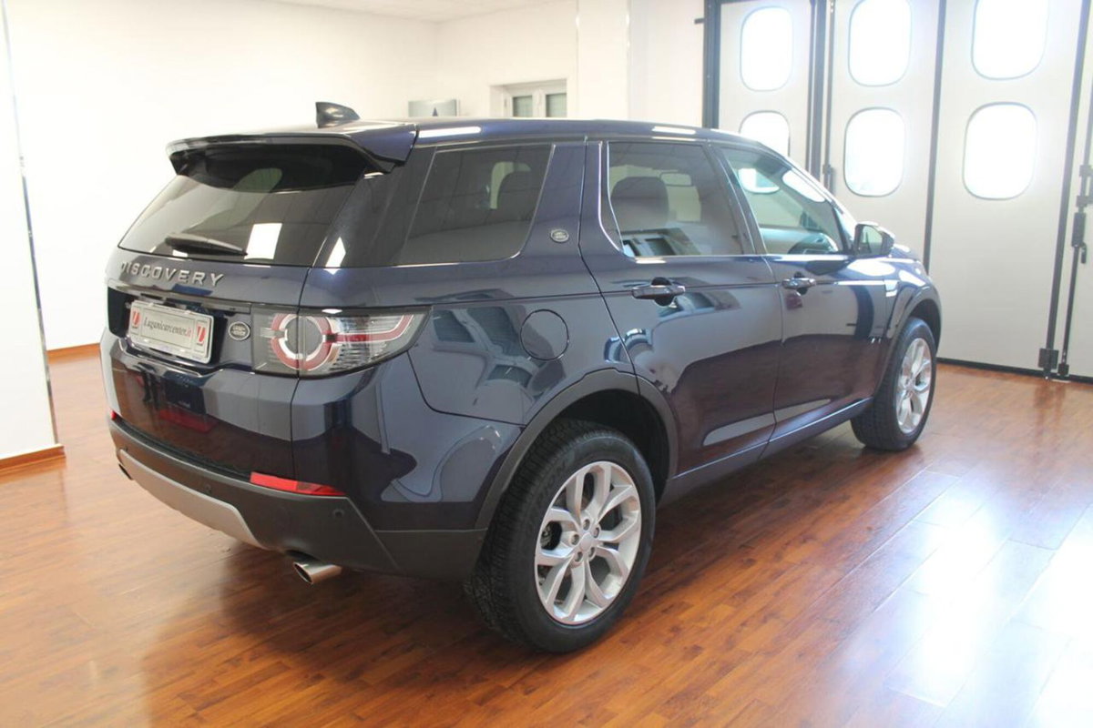 Land Rover Discovery Sport 2.0 TD4 180 CV HSE Luxury (4)