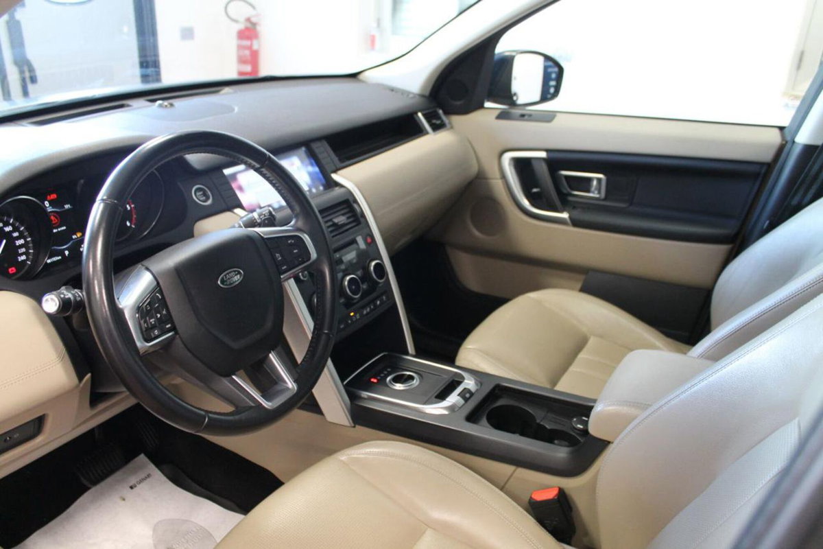 Land Rover Discovery Sport 2.0 TD4 180 CV HSE Luxury (7)